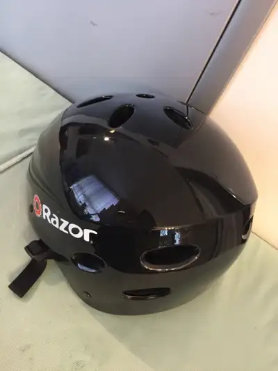 Black Razor Youth Bicycle Helmut (2010 model), View more