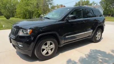 2013 grand Cherokee 3.6L, remote start. As is