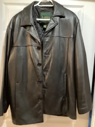 Danier- leather coat Size M / USA 36-38
