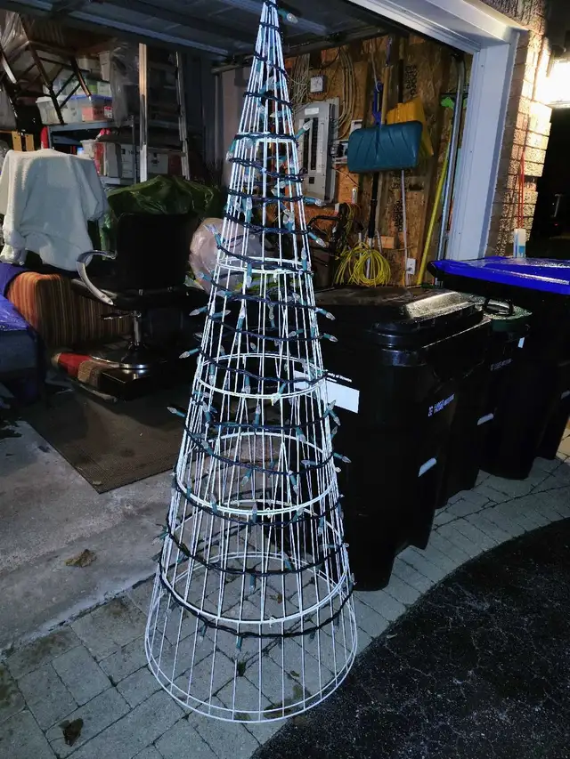 Free Christmas Basket Materials in Free Stuff in Barrie - Image 4