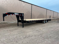 36’ Gooseneck flat deck trailer