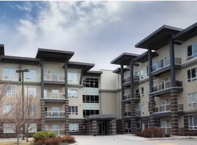Female Roommate wanted to take 1 bedroom in a 2 bedroom. AUG 1st