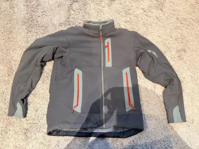 Arc’teryx Polartech fleece jacket, while it may be a few years older it is still in very good condit...