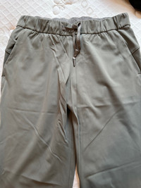 Lululemon On the Fly 7/8 pant luxtreme size 8