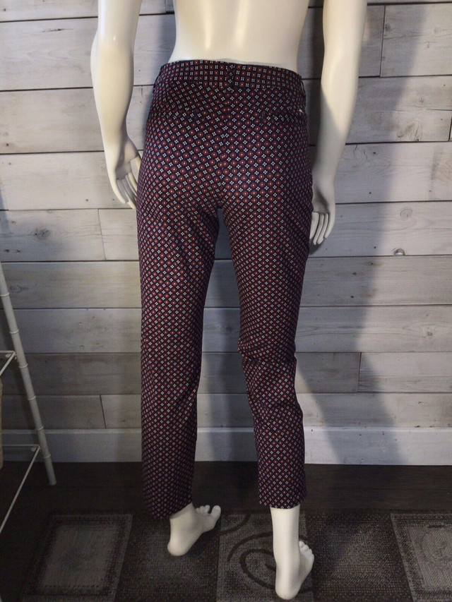 CLOSET SALE - Tommy Hilfiger cropped summer pants - aa25 in Women's - Bottoms in Cambridge - Image 4