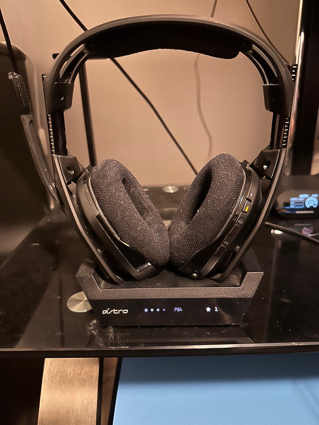 Astro A50 gaming head set in Sony Playstation 4 in City of Halifax