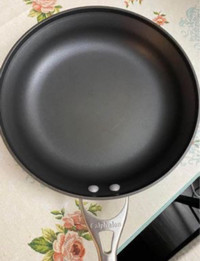 Caphalon 12" non stick skillet pan 