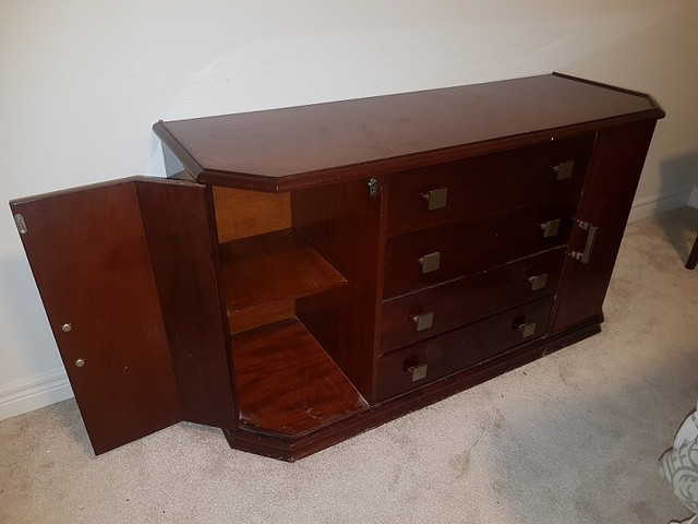 Elegant 100% Mahogany Wood Dresser – Excellent Condition! in Dressers & Wardrobes in Guelph - Image 3