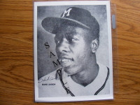 FS: Hank Aaron 9"x11" Photo with Certificate Of Authenticity