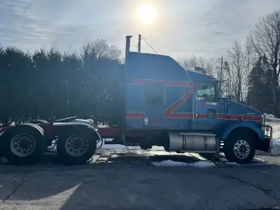 2004 Kenworth t800 C12 cat no emissions 10 speed 3.90 gears 11r22.5 rubber New h-vac box New clutch...