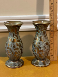 Set of 2 smaller vases