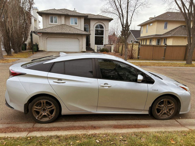 2017 Toyota Puris Touring Edtion Great Condition in Cars & Trucks in Edmonton - Image 3