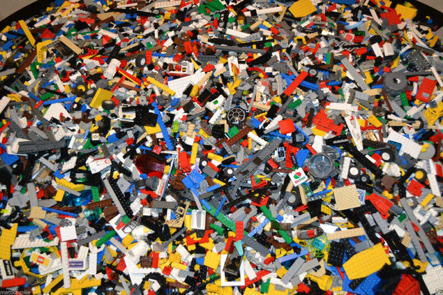 Lego 100% genuine cleaned Bulk lot by the pound in Toys & Games in City of Toronto