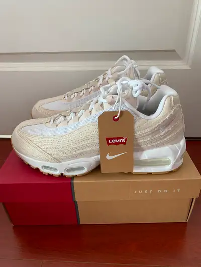 Brand New Deadstock pair of the Nike Air Max 95 OG x Levis in the 'Light Orewood Brown' colour way i...