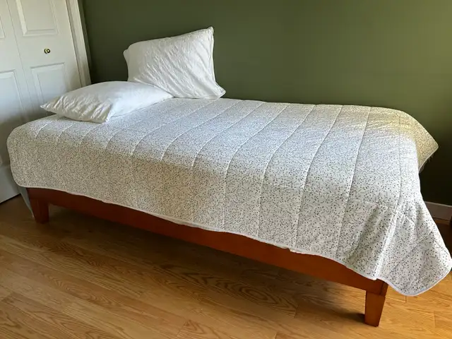 barely used twin bed and mattress in Beds & Mattresses in Delta/Surrey/Langley - Image 5