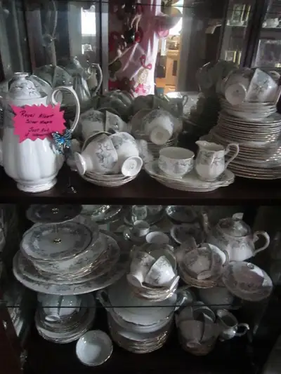 $800.00 (includes GST/HST + Shipping) for this Royal Albert SILVER MAPLE fine bone china set for 4 T...