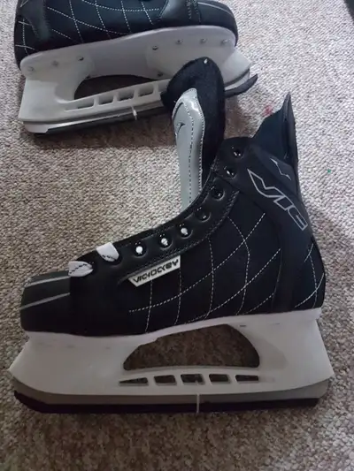 Brand new Mens VIC Ice Hockey Skates Size 10 $95