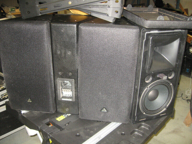 Used Behringer Eurocom CL108 speaker (ONE) in Speakers in Kitchener / Waterloo - Image 2