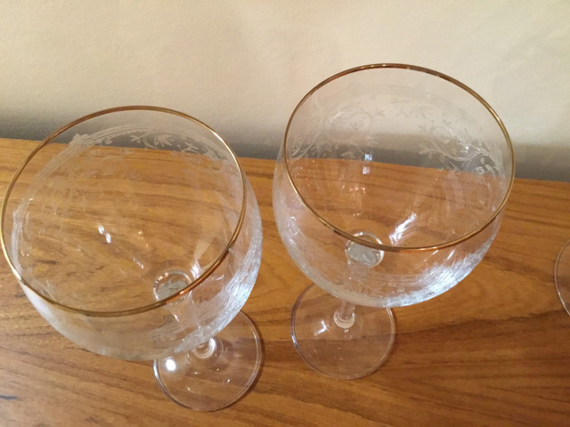 Crystal Wine Glasses in Arts & Collectibles in Kelowna - Image 3
