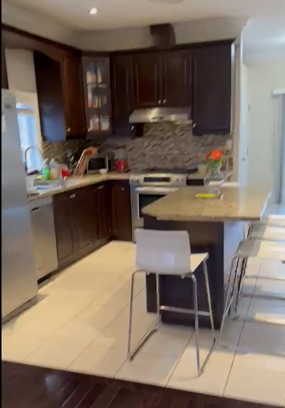 A  female partner to share a room in downtown Brampton