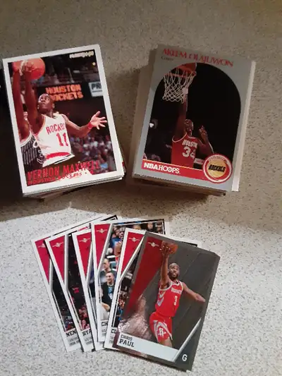 Lot de 149 cartes de Basketball des ROCKETS de HOUSTON de la NBA.....annees 90 et plus, de marque Ul...