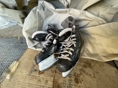 kids hockey skates  size 3, View more