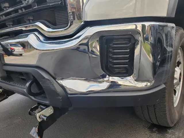 For sale GMC SIERRA 3500 HD  in Cars & Trucks in Oakville / Halton Region - Image 4
