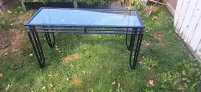 Coffee Table or couch table Good condition Glass tops