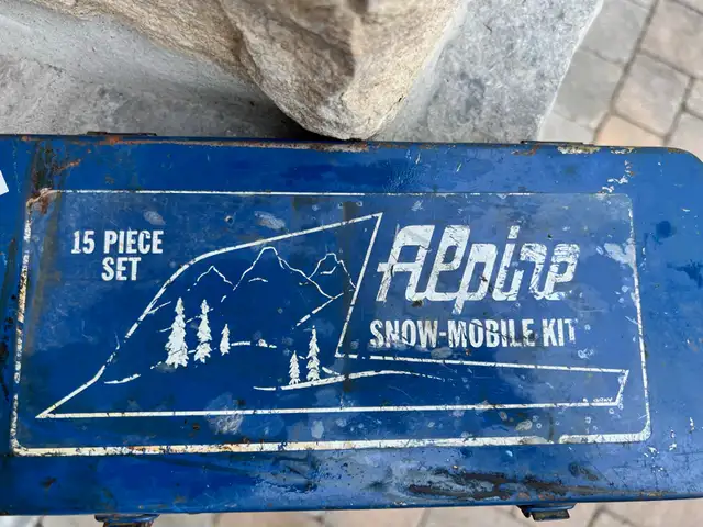 VINTAGE SNOWMOBILE ALPINE BRAND TOOL KIT ALL METAL BOX ONLY in Arts & Collectibles in Mississauga / Peel Region - Image 3