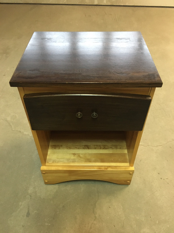 Solid Wood Nightstand/ End Table in Other Tables in Kingston - Image 2