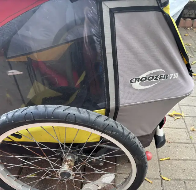 Bike Trailer/Stroller in Kids in Ottawa - Image 3