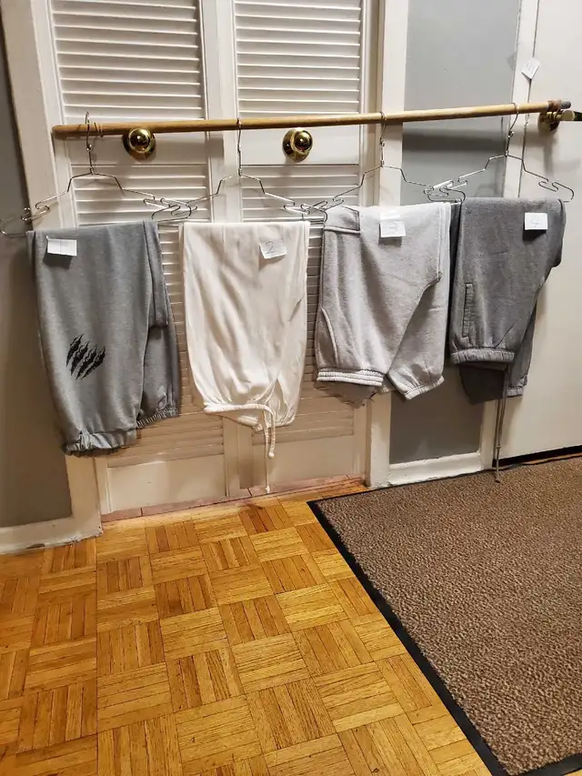 Women's  & Girls Sweatpants  in Women's - Bottoms in Mississauga / Peel Region - Image 2