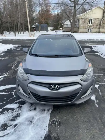 Hyundai Elantra Gt 2013 à vendre!! ******** Manuelle 206338km Toit ouvrant panoramique Banc chauffan...