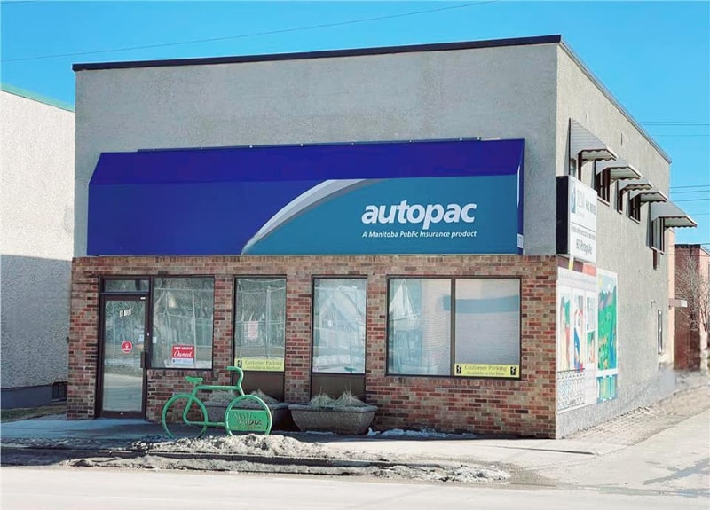 BACK TO MARKET! COMMERCIAL AND RESIDENTIAL BUILDING FOR SALE