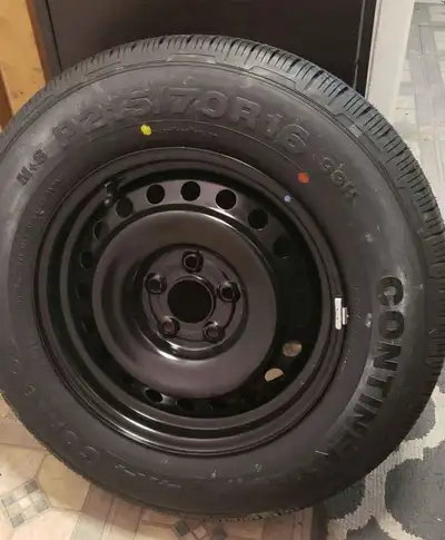Brand New Tire With RIM P215/70/R16