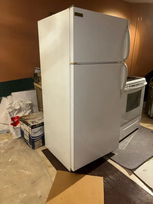 Frigo à vendre in Refrigerators in City of Montréal - Image 4