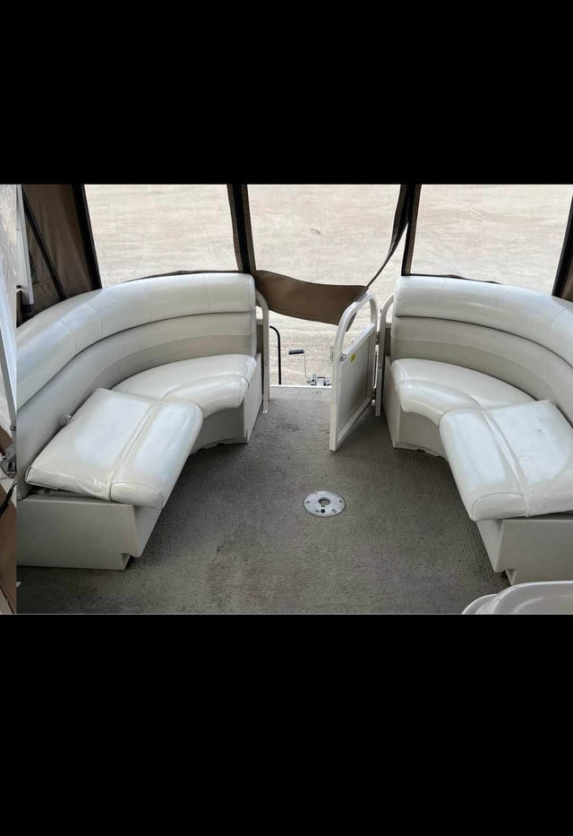 2012 LEGEND PONTOON 20 FT. in Powerboats & Motorboats in Ottawa - Image 3