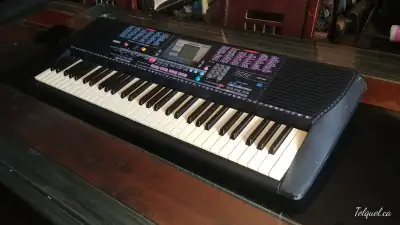 Synthetiseur/Clavier Yamaha PSR-220, View more