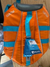 Dog life jacket – Brand New.  Size small 15-20 pounds.