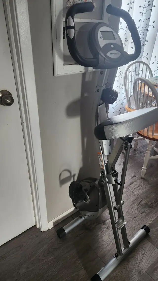 Exercise bike63347536533761121