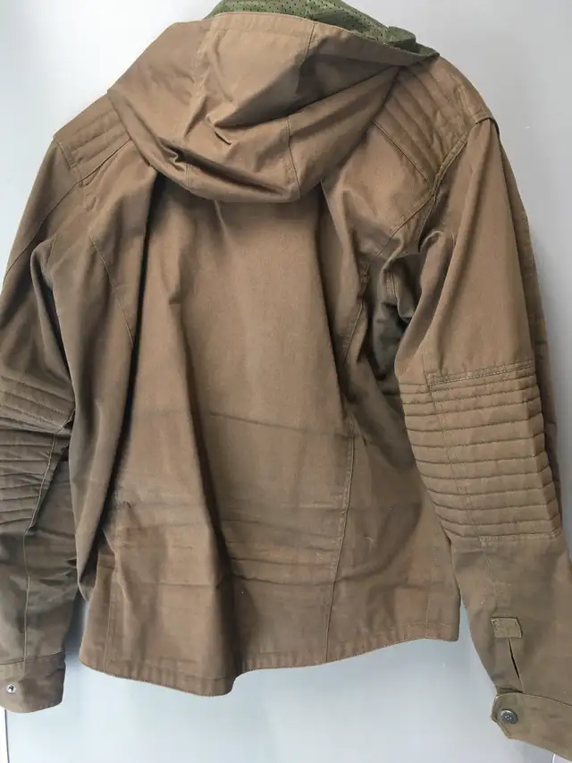 Men's Motorcycle Jacket in Motorcycle Parts & Accessories in Hamilton - Image 8