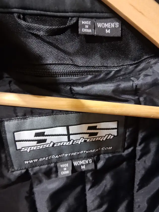 Women's Motorcycle Jacket (Medium)539802444749219844