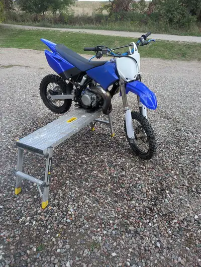 I am selling a 2017 Yamaha zy85 dirt bike, a powerful and agile machine for young riders ready to hi...