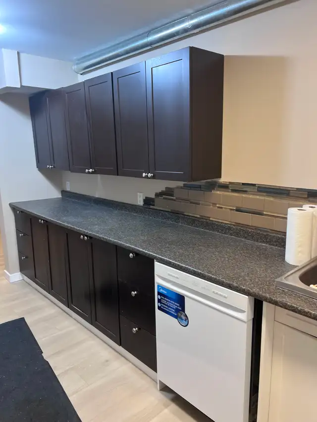 Suite in Dufferin $2200 (Utilities included) in Long Term Rentals in Kamloops - Image 5