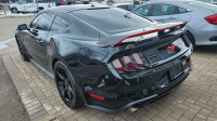 Super belle Aileron Mustang GT excellent état. 