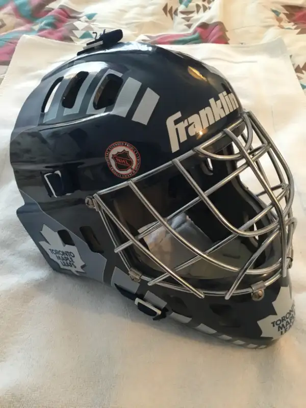 Toronto Maple Leaf Franklin Extreme Pro GFM 1000 Goalie Mask in Hockey in City of Toronto - Image 3