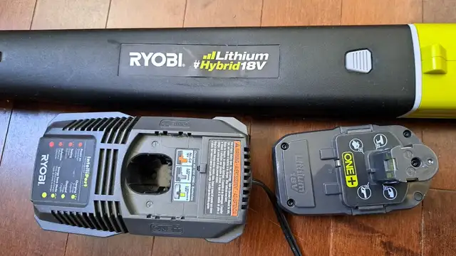 RYOBI 18V ONE+ Hybrid Blower Cordless w/Battery & Charger reduce in Power Tools in Calgary - Image 4