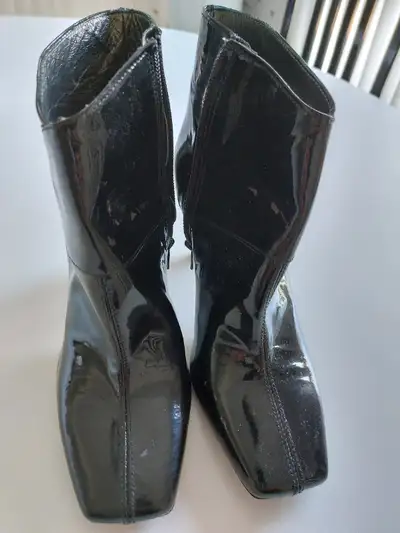 Geppy Ladies Ankle Shoes, View more
