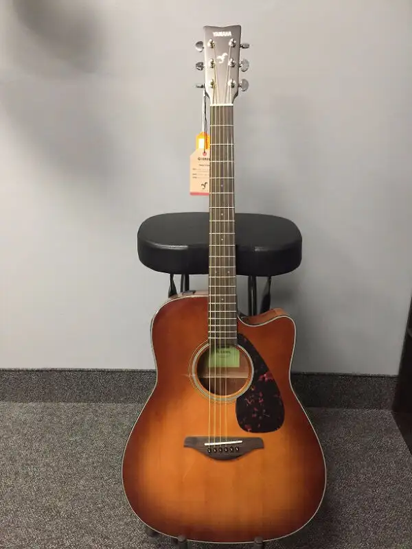 Vente de GUITARES YAMAHA chez Piano Héritage à partir de in Guitars in Laval / North Shore - Image 8