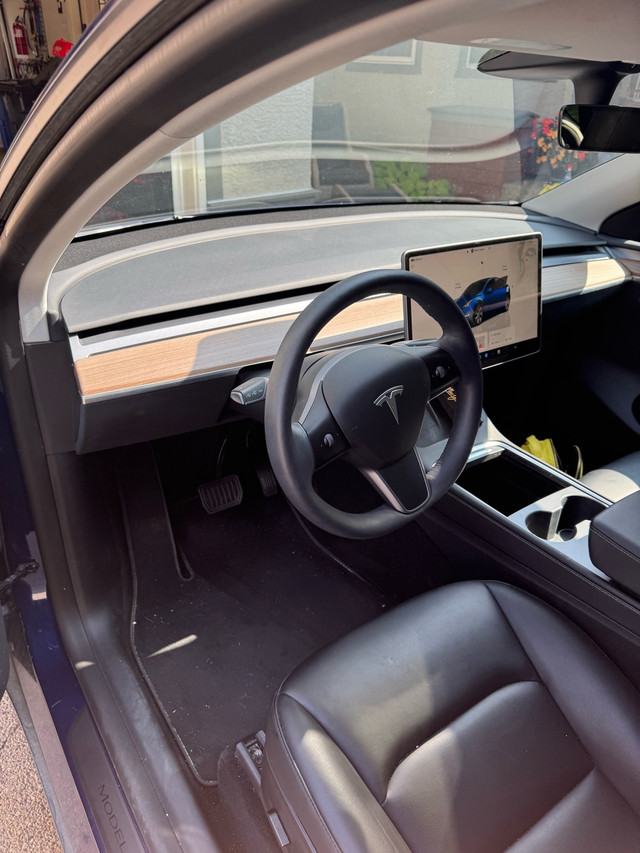 2022 Tesla Model Y in Cars & Trucks in Calgary - Image 3